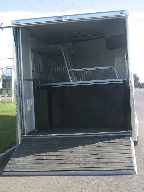 install of  horse tailgate mat (2)