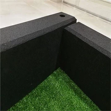 Градински гумен труп